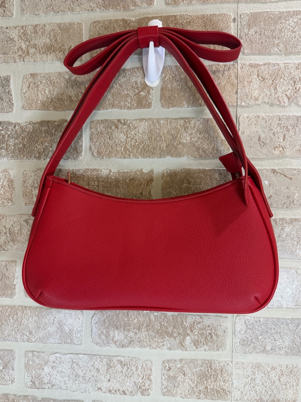 Mali + Lili Red Pebbled Vegan Leather Small Shoulder Bag Bow Strap Accent - Picture 2 of 10